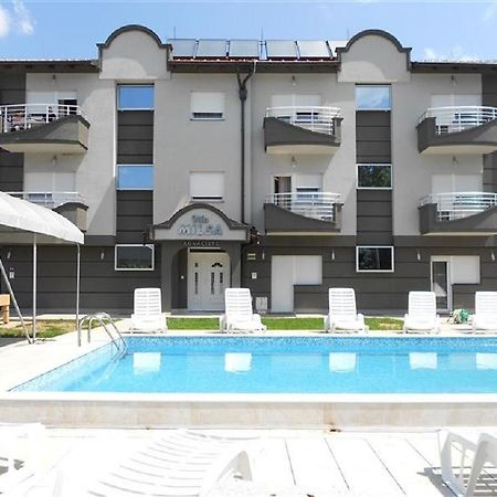 Apartments Milsa Lux Соко Баня Екстериор снимка