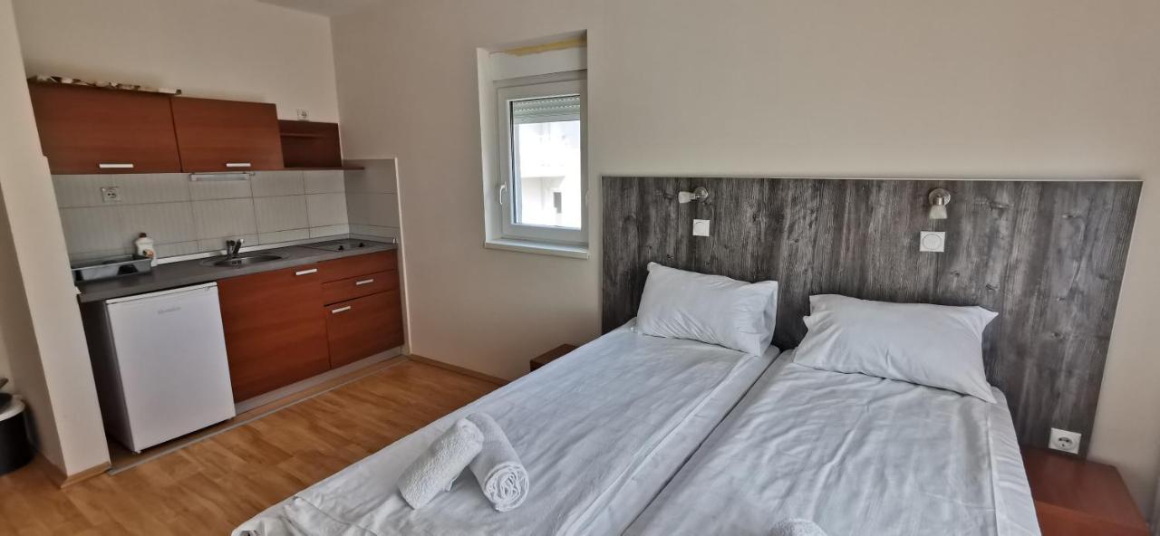 Apartments Milsa Lux Соко Баня Екстериор снимка