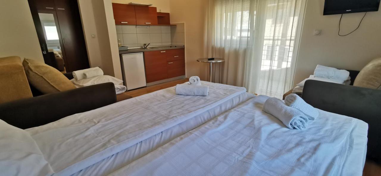 Apartments Milsa Lux Соко Баня Екстериор снимка