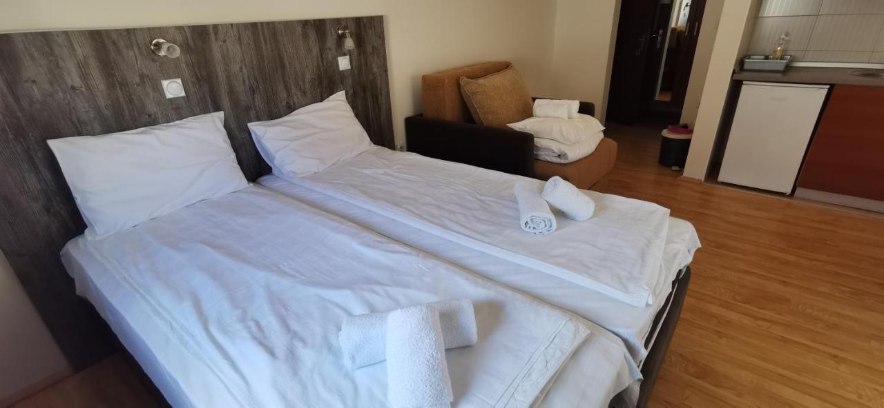 Apartments Milsa Lux Соко Баня Екстериор снимка