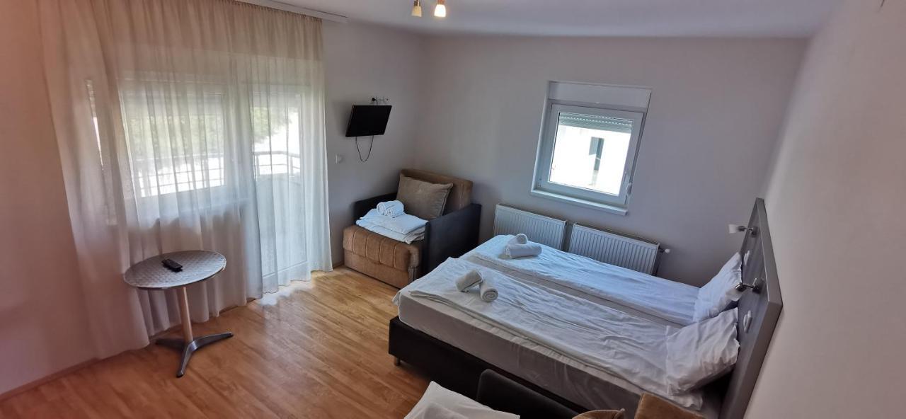 Apartments Milsa Lux Соко Баня Екстериор снимка