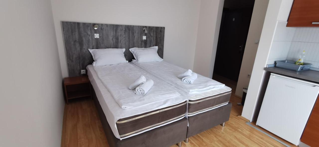 Apartments Milsa Lux Соко Баня Екстериор снимка