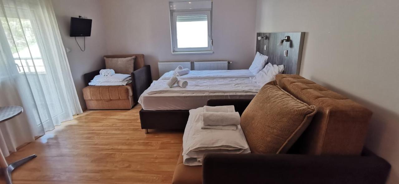 Apartments Milsa Lux Соко Баня Екстериор снимка
