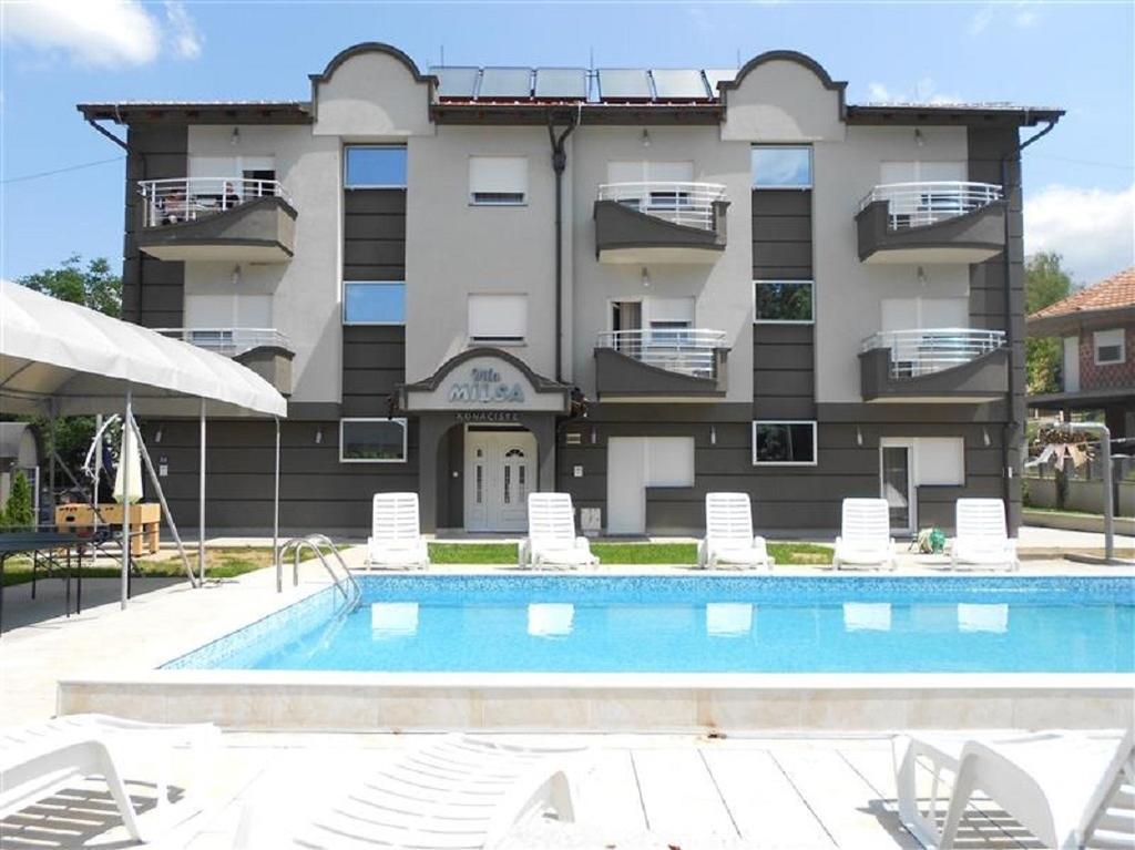 Apartments Milsa Lux Соко Баня Екстериор снимка